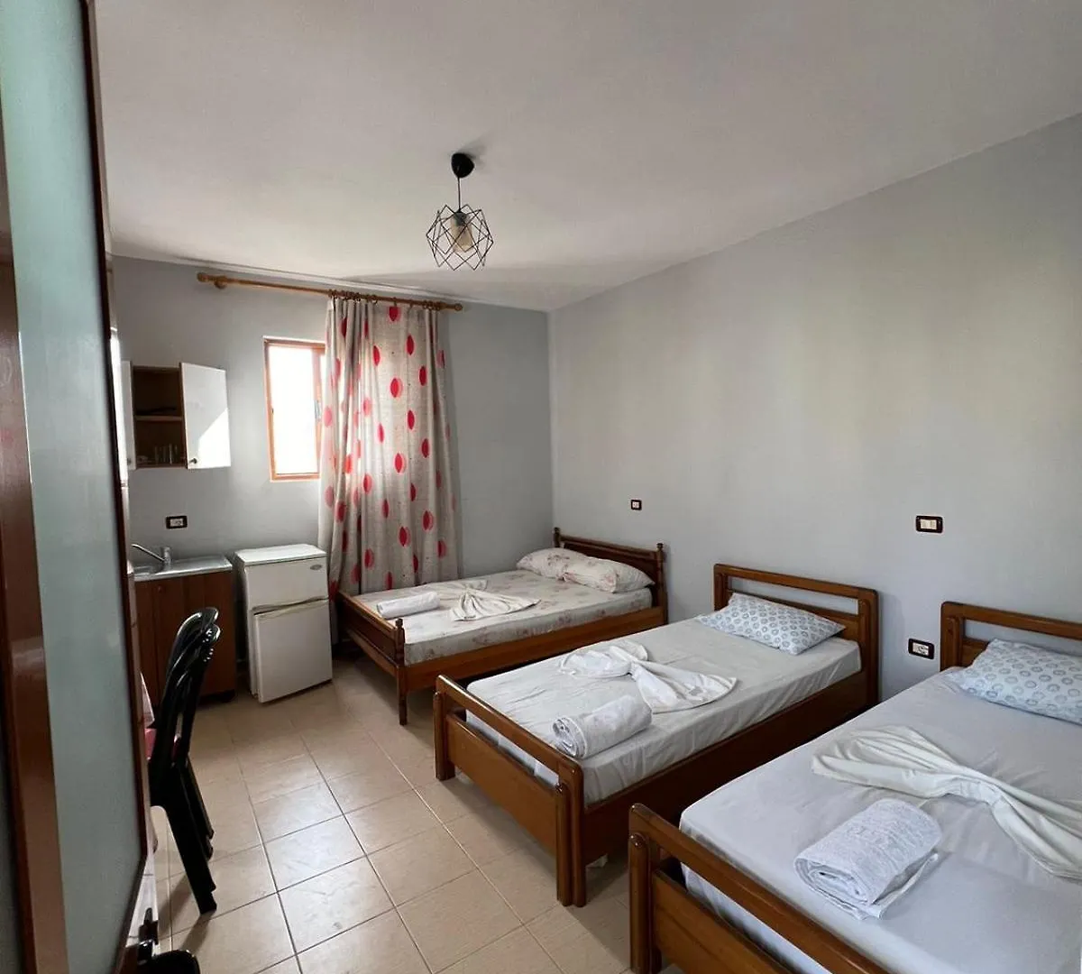 Begaj Rooms Durrës 0*,
