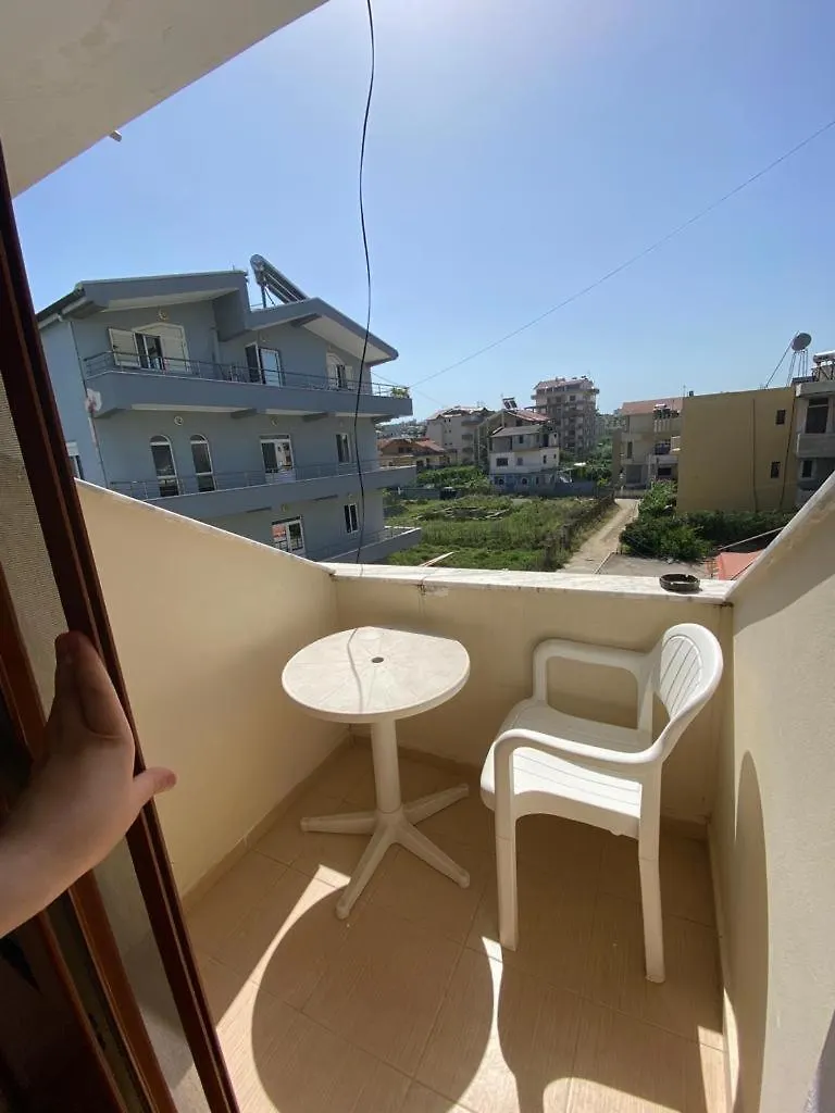 Begaj Rooms Durrës 0*,